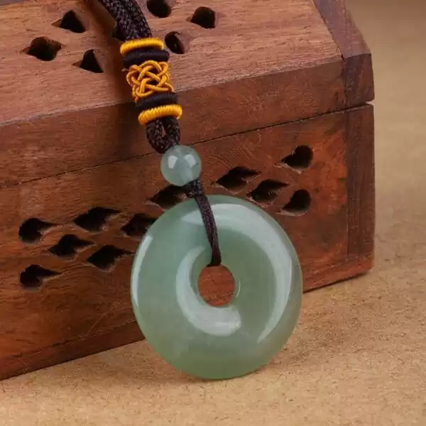 Circle Donut Crystals Necklace green aventurine